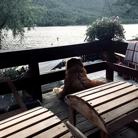 펜션 Sommeridyll I Vannkanten Bygland