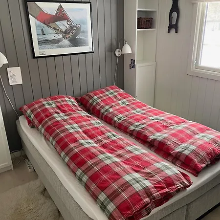 Sommeridyll I Vannkanten Bygland