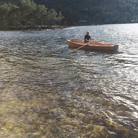 Sommeridyll I Vannkanten * Bygland
