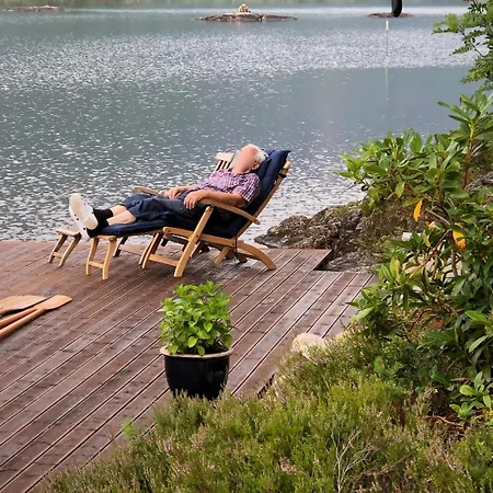 Sommeridyll I Vannkanten Holiday home