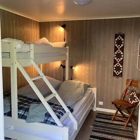 Sommeridyll I Vannkanten Bygland