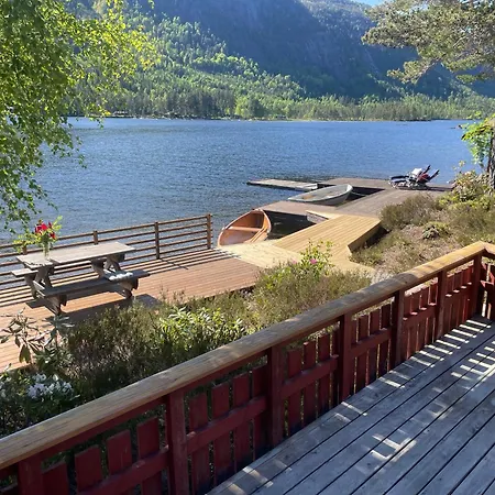 Sommeridyll I Vannkanten *