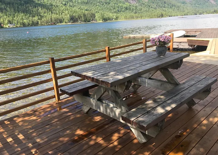 Sommeridyll I Vannkanten Nyaraló *